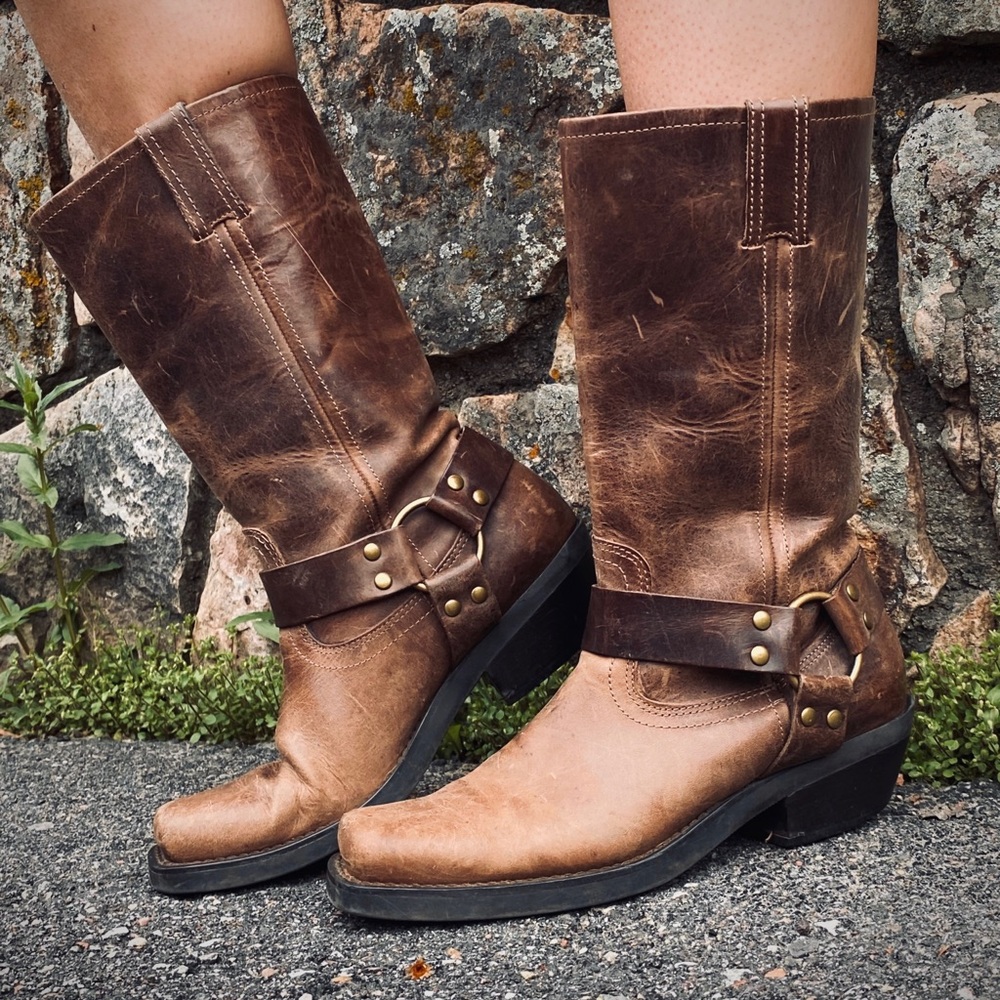 Leather moto boots
